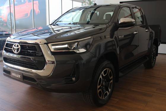 TOYOTA HILUX 2.8 D-4D TURBO DIESEL CD SRV 4X4 AUTOMÁTICO